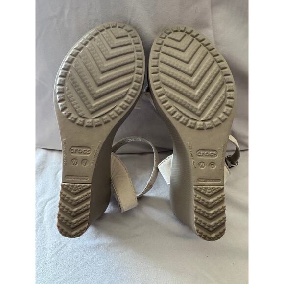 Crocs Women’s Beige Canvas Strap Wedge Sandals Size 7 – Excellent Condition - Picture 5 of 6